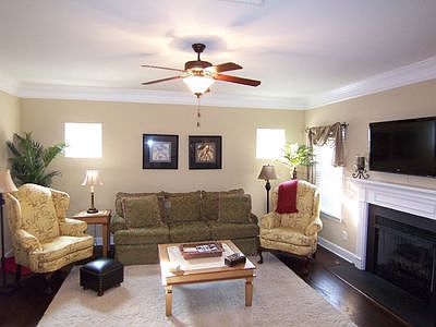 2nd image of 708 Meadowcroft Ln