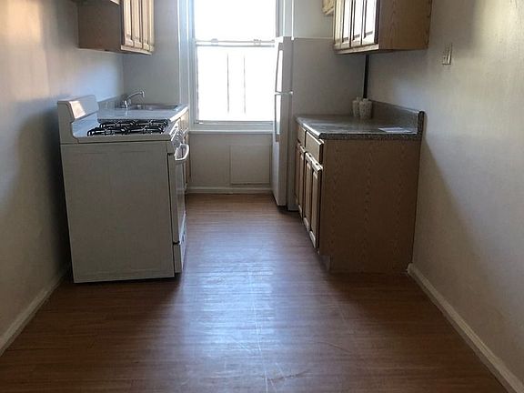 3rd image of 730 E 236th St APT 3J