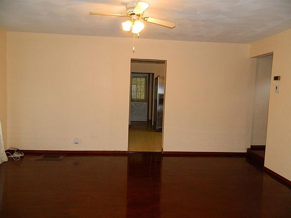 5th image of 6 Pleasant Ave