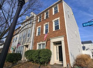 43068 Eustis St, Chantilly, VA 20152