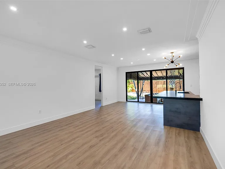 365 Fairway Dr — Photo 17