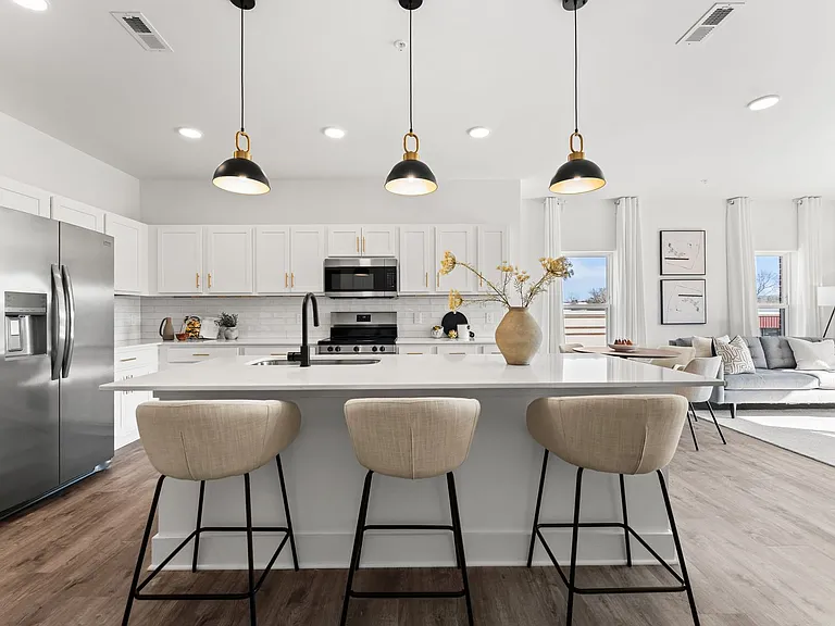 175 W Black St #201 — Photo 13