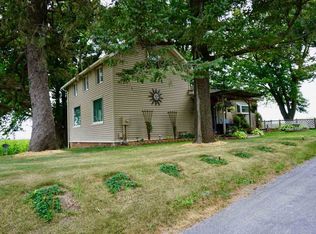 311 S Main St, Grandview, IA 52752