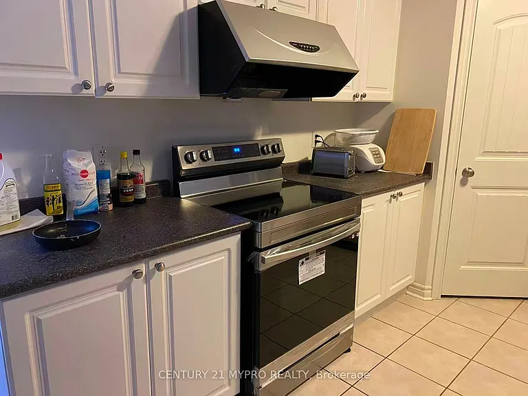 315 Colonial Dr — Photo 4