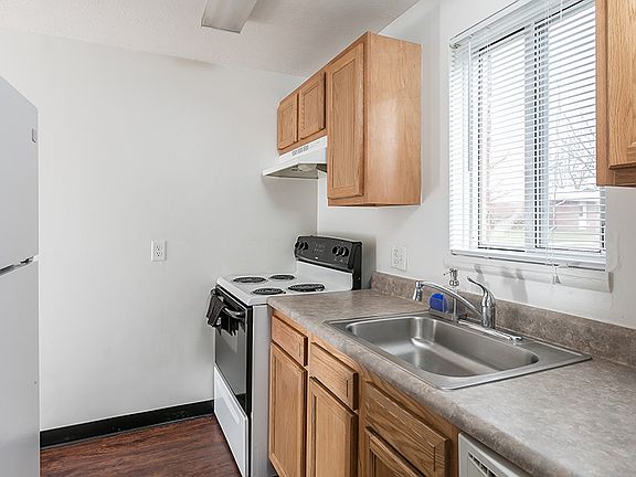 5th image of 419 Holley St