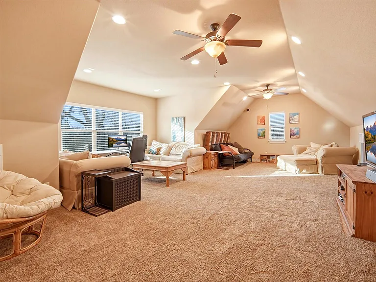 187 Territory Dr #1 — Photo 27