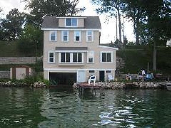 2nd image of 5498 Peninsula Dr