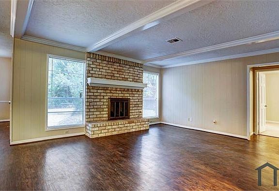 3rd image of 8023 Oak Moss Dr