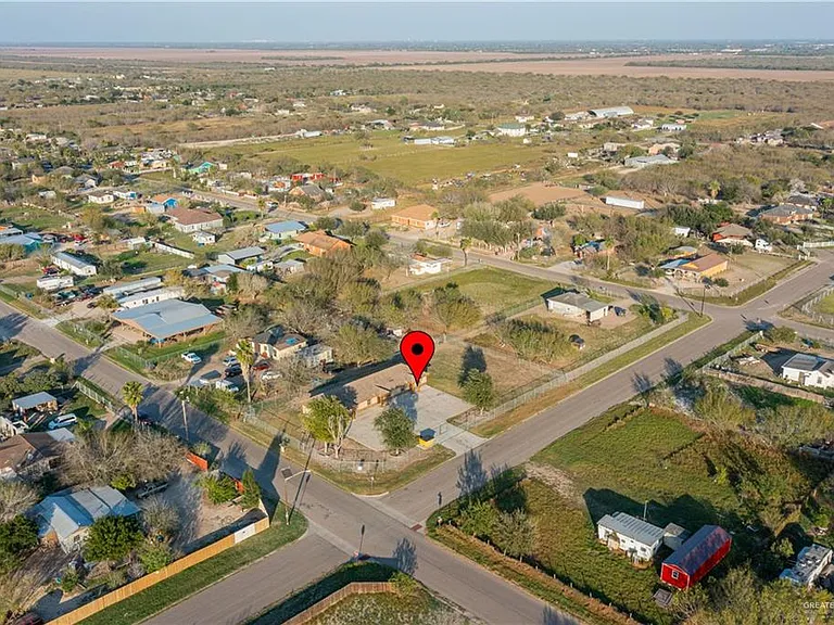 17002 Queen Palm Dr #B — Photo 3