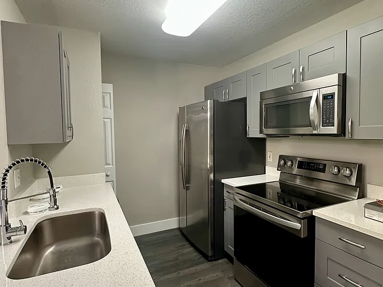 8905 Manor Loop #202 — Photo 2