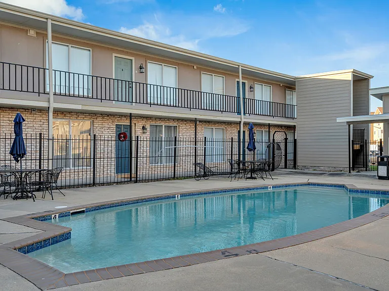 Windsong Apartments — Photo 62