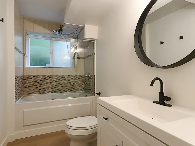 660 Kenwood Rd — Photo 40