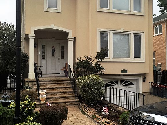 3rd image of 14 Irene Ln