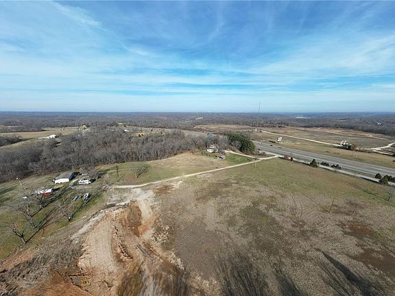 5th image of 2205 McCollum Rd