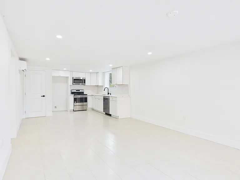 2849 Coloma St #B — Photo 5