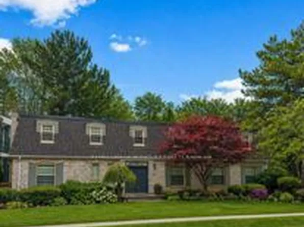 24 Laureleaf Rd, Markham, ON L3T 2X5