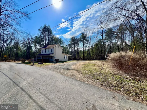 32 Birch Ln, Pottsville, PA 17901