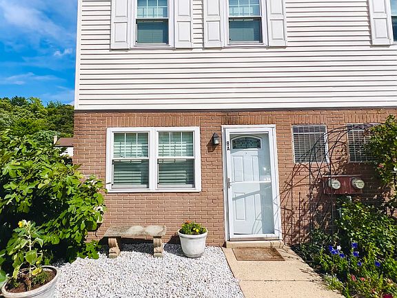 2nd image of 515 N York Rd #8A