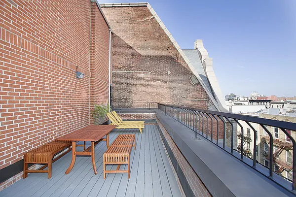 Rented by REAL New York | media 17