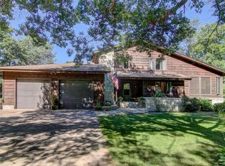 880 Willow Ridge Rd #1, Hudson, WI 54016