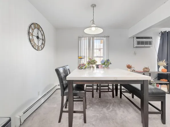 5 Riverview Court image 6 of 20