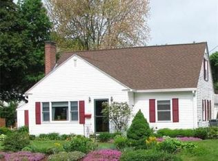 9 Plant Ave, Hudson, MA 01749