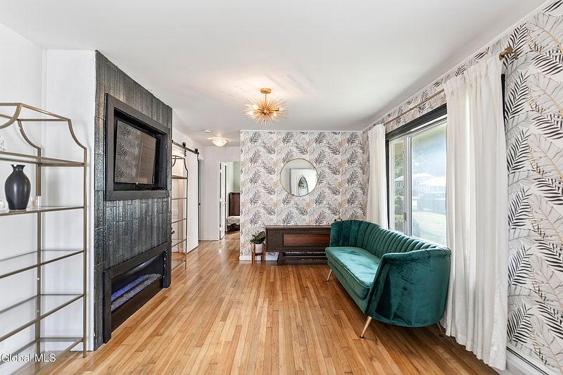 5th image of 18 Loralee Drive