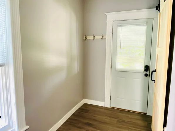 900 Davis Ave NW APT D, Grand Rapids, MI 49504