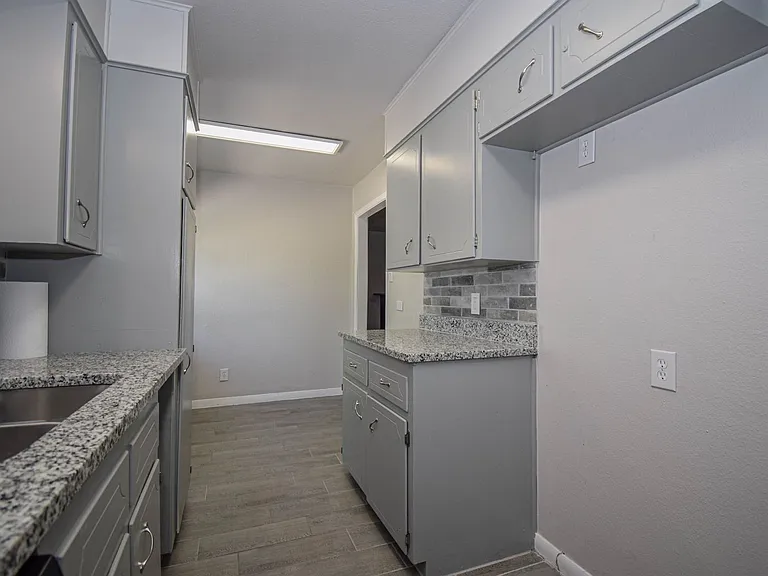 205 Tanglewood Rd — Photo 27