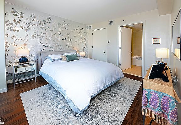 4th image of 166 W 18th St APT 8C