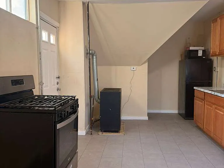 26 Gardner St #3 — Photo 2