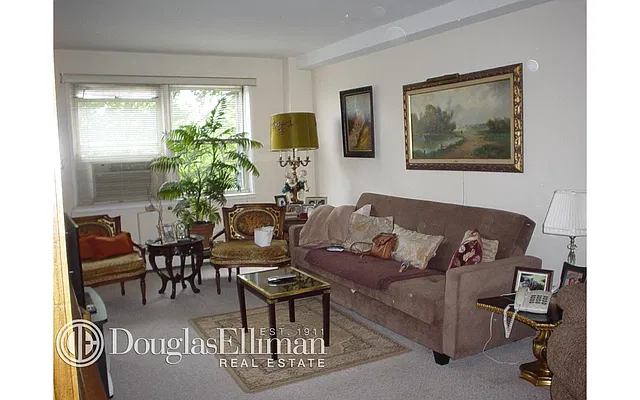 Sold by Douglas Elliman | media 21