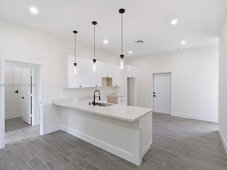 710 Peacock Ave — Photo 14