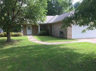 23005 Country River Dr, Ponchatoula, LA 70454
