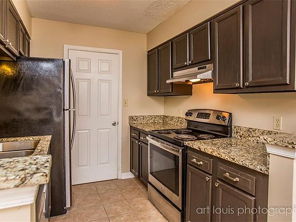 3rd image of 363 Lees Mill Dr