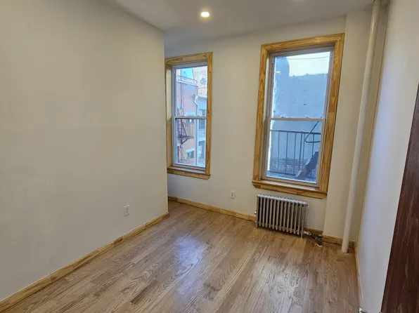 82 Bayard Street 24 image 3 of 5