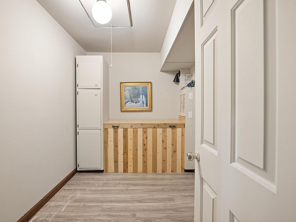 16th image of 234 Lawrence 131 Rd S
