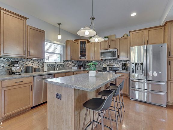 5th image of 5850 Somerset Blvd W