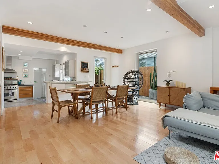 678 Broadway St — Photo 5