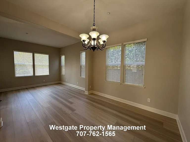 1708 Southridge Dr — Photo 8