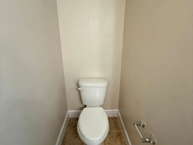 5156 NW 21st Dr — Photo 32