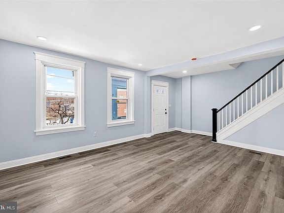 5th image of 206 W 26th St