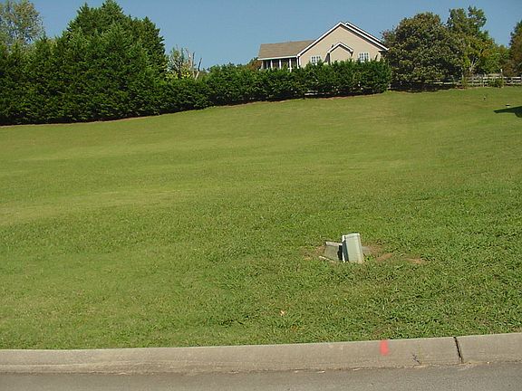 3rd image of 125 Autumn View Dr