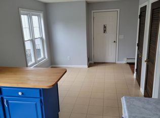 11 Gibson Ln, New Hartford, CT 06057