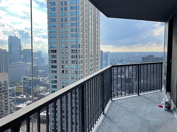 3rd image of 12 E Ontario St #2014