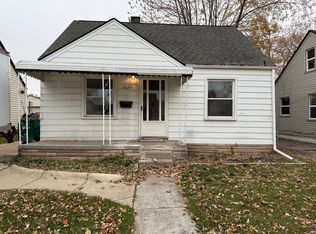 28243 Schram St, Roseville, MI 48066