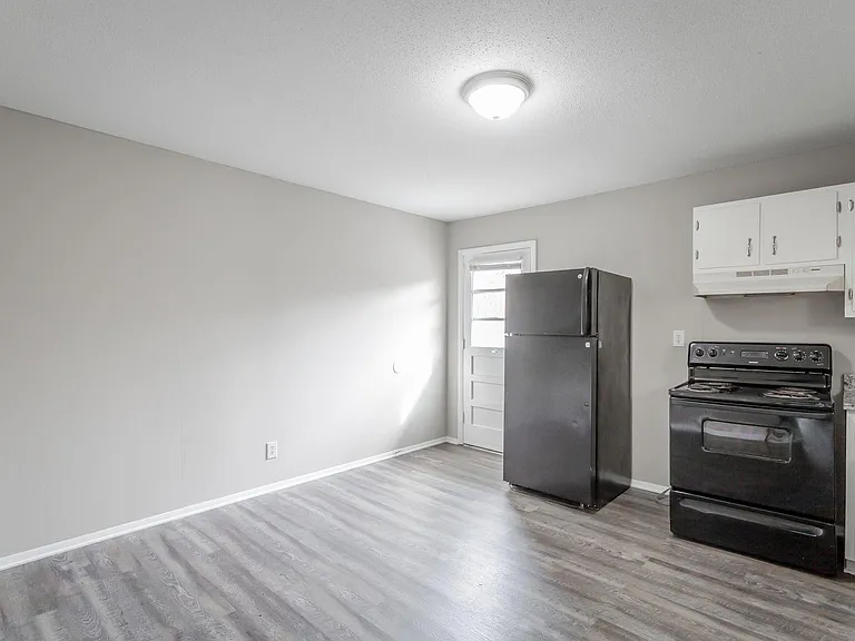 113 Goodson Ave — Photo 1