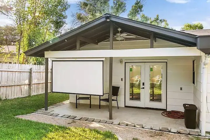 7009 Whispering Oaks Dr — Photo 14