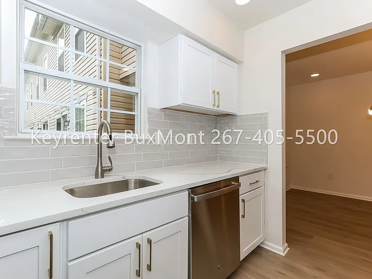 3900 Captain Molly Cir — Photo 2