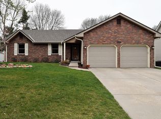 4725 Happy Hollow Ln, Lincoln, NE 68516